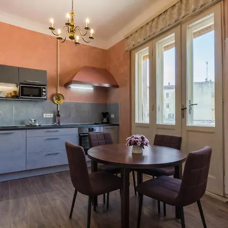 Apartament Spacious & Smart Center