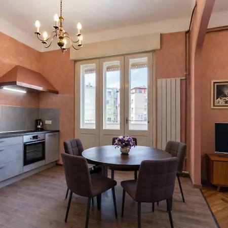 Spacious & Smart Center * Póla