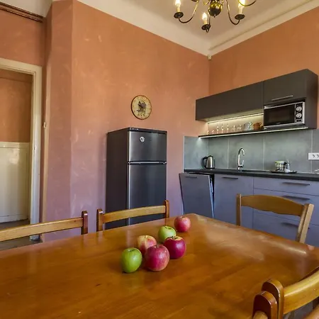 Spacious & Smart Center Pula