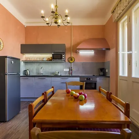 Spacious & Smart Center Apartman *