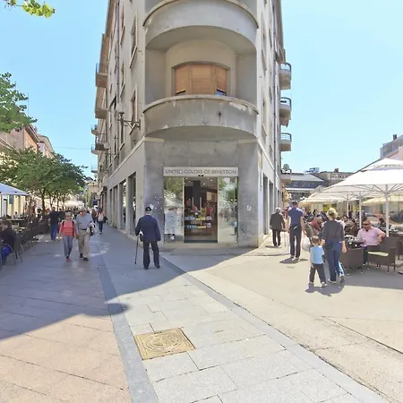 Spacious & Smart Center 아파트