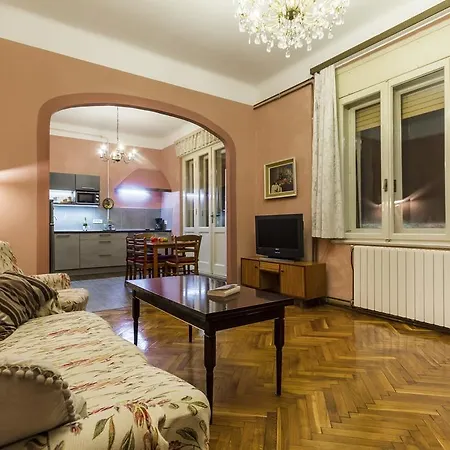 Spacious & Smart Center *