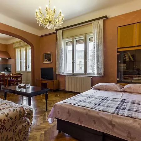 Spacious & Smart Center * 풀라