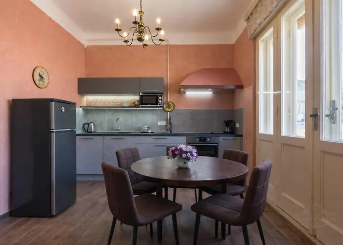 Spacious & Smart Center Apartment *